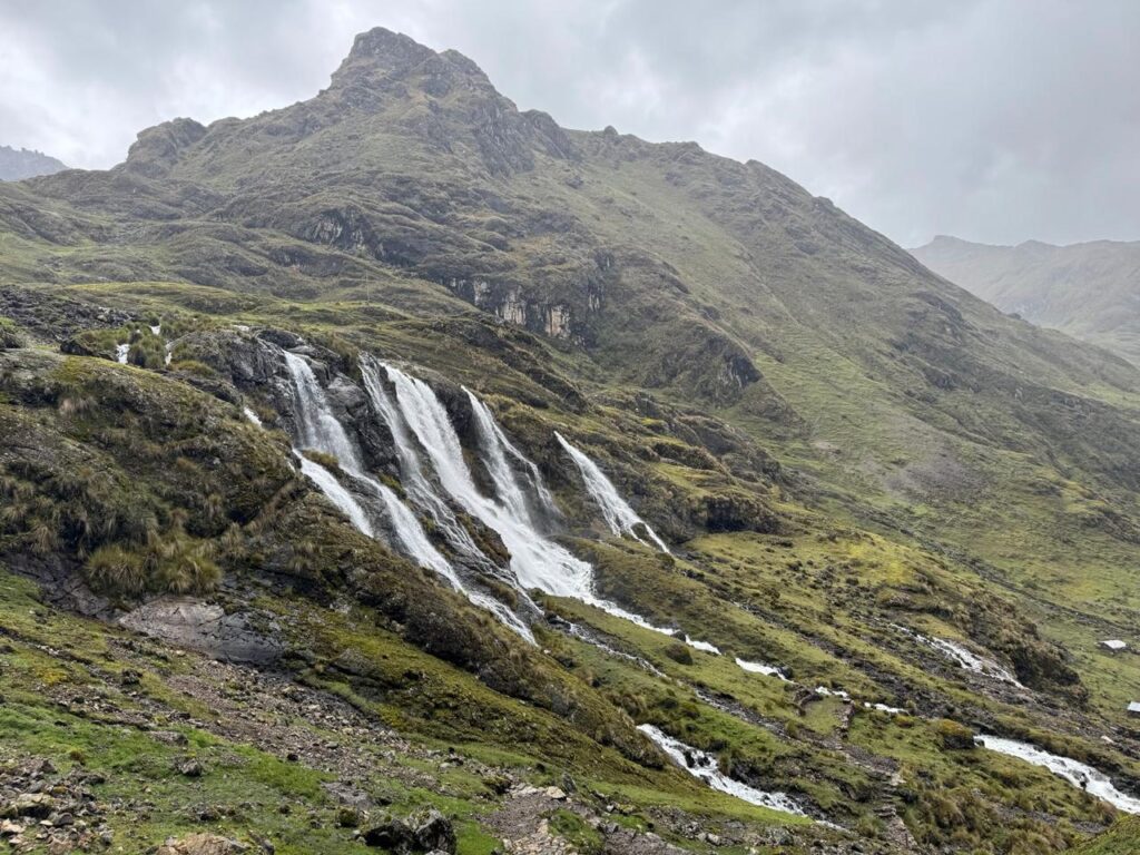 7 CATARARAS DE QUISHUARANI RUTA LARES TREK