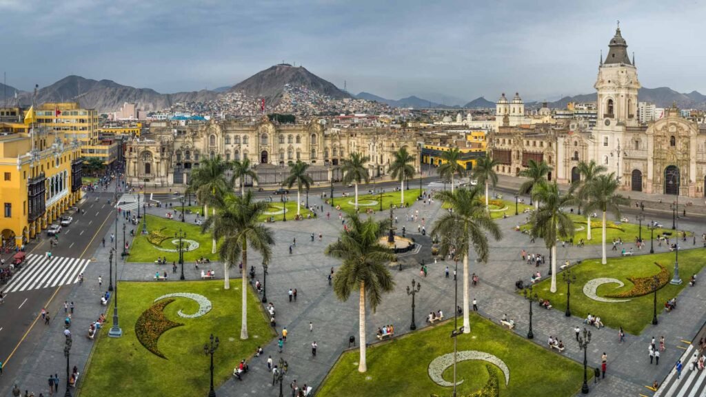 PLAZA DE ARMAS DE LIMA