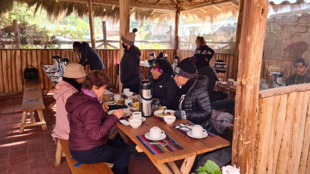 HAVING LUNCH IN PALCOYO MOUNTAIN