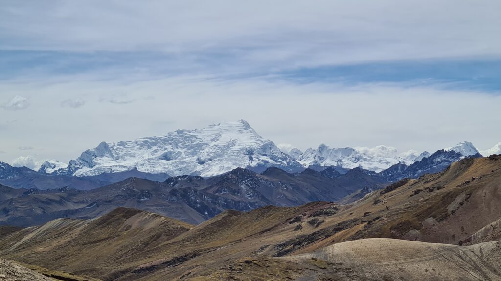 PALCOYO MOUNTAIN VIEW OF AUSANGATE